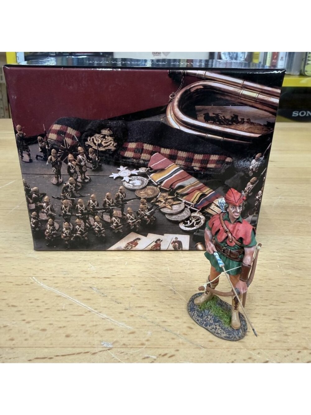 King & Country RH002 Will Scarlett Robin Hood Archer Toy Soldier Boxed